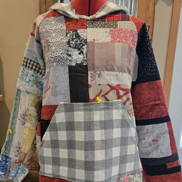 Upcycled Patch Quilt Blanket Hoodie M-L Handmade Dont Throw It Out - Picture 6 of 6